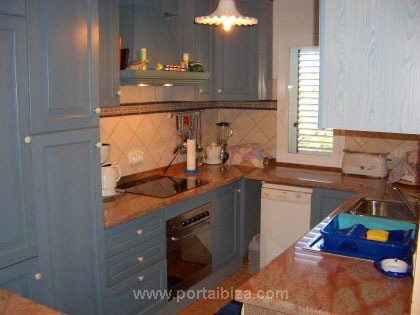 Fitted kitchen