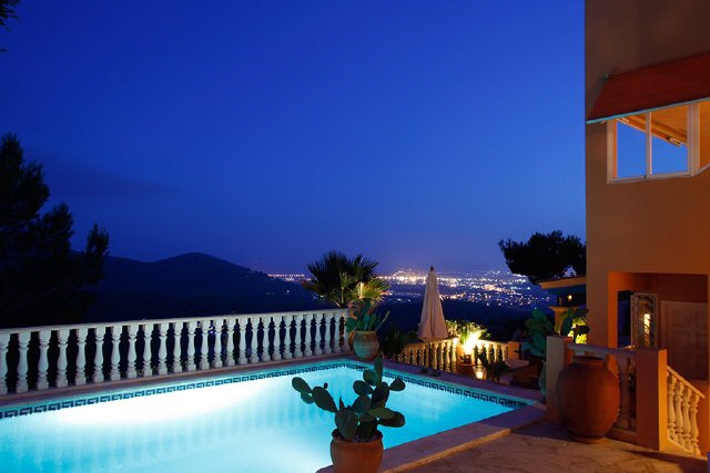 View of the villa and swimming pool