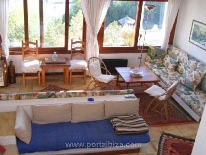 Living area with perspective from the first floor