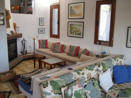 Atmospheric sitting corner with fireplace