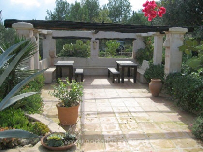 Atmospheric eating area