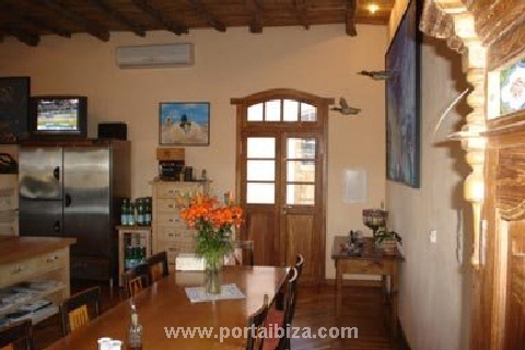 Kitchen with eating area