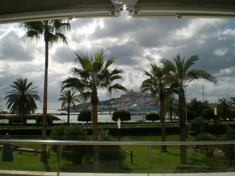 apartment in Paseo Marítimo