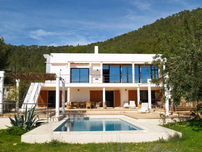 villa in Es Cubells