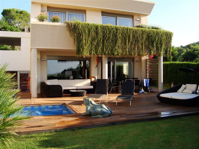 Modern new built property in prefered location