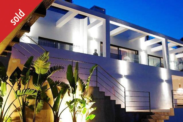 villa in Es Cubells