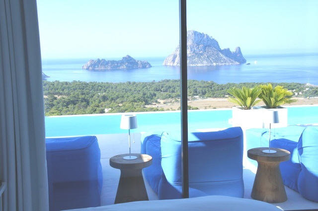 Elegant, modern duplex apartment in Calo Carbò