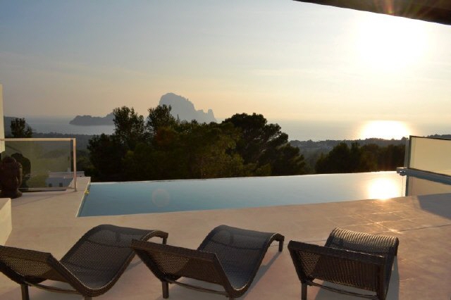Fantastic  modern duplex apartment in Calo Carbò