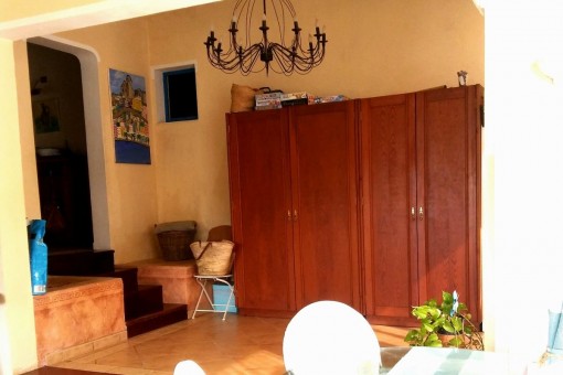 Large wardrobe in the floor