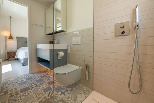 Mastersuite bathroom