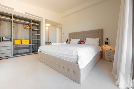 A total of 6 bedrooms